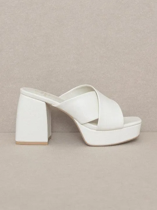 The Right Attitude Bold and Chunky Criss Cross Sandal