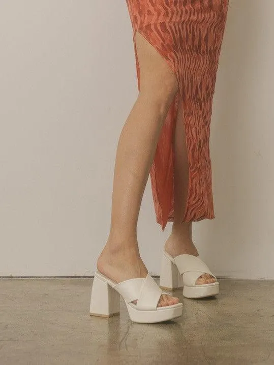 The Right Attitude Bold and Chunky Criss Cross Sandal